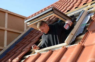 Pose de fenêtres de toit Velux à Pennesières